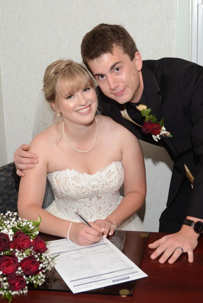 Wedding photographers London Ontario. Great country wedding photos by Columbia Photos.