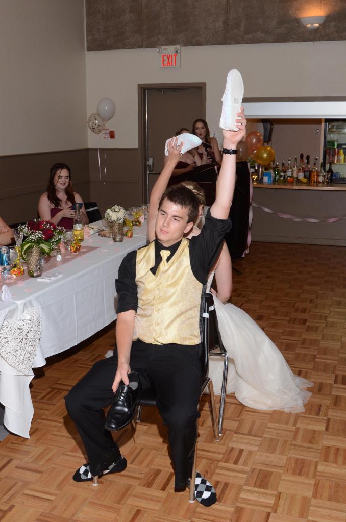 Wedding photographers London Ontario. Great country wedding photos by Columbia Photos.