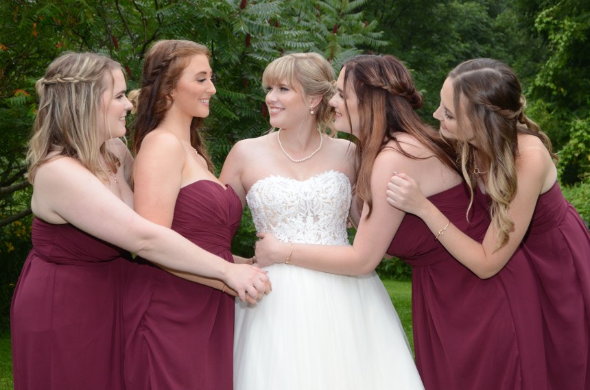 Wedding photographers London Ontario. Great country wedding photos by Columbia Photos.