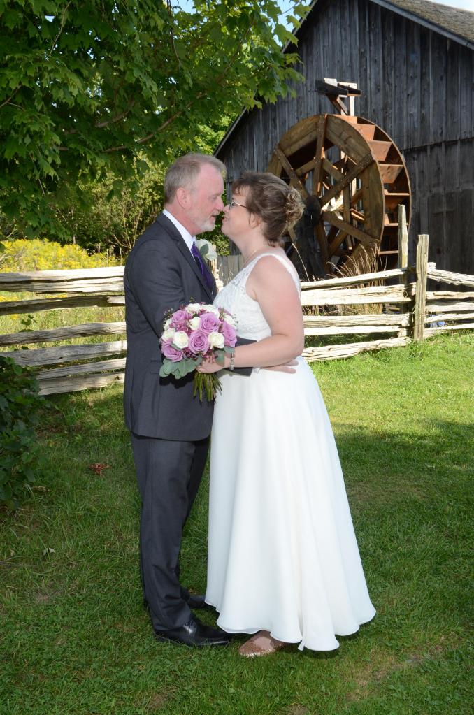 Wedding photography London Ontario. Great country wedding photos by Columbia Photos.