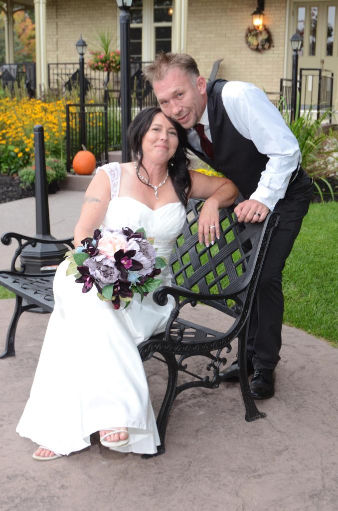 Wedding photographers London Ontario. Great country wedding photos by Columbia Photos.