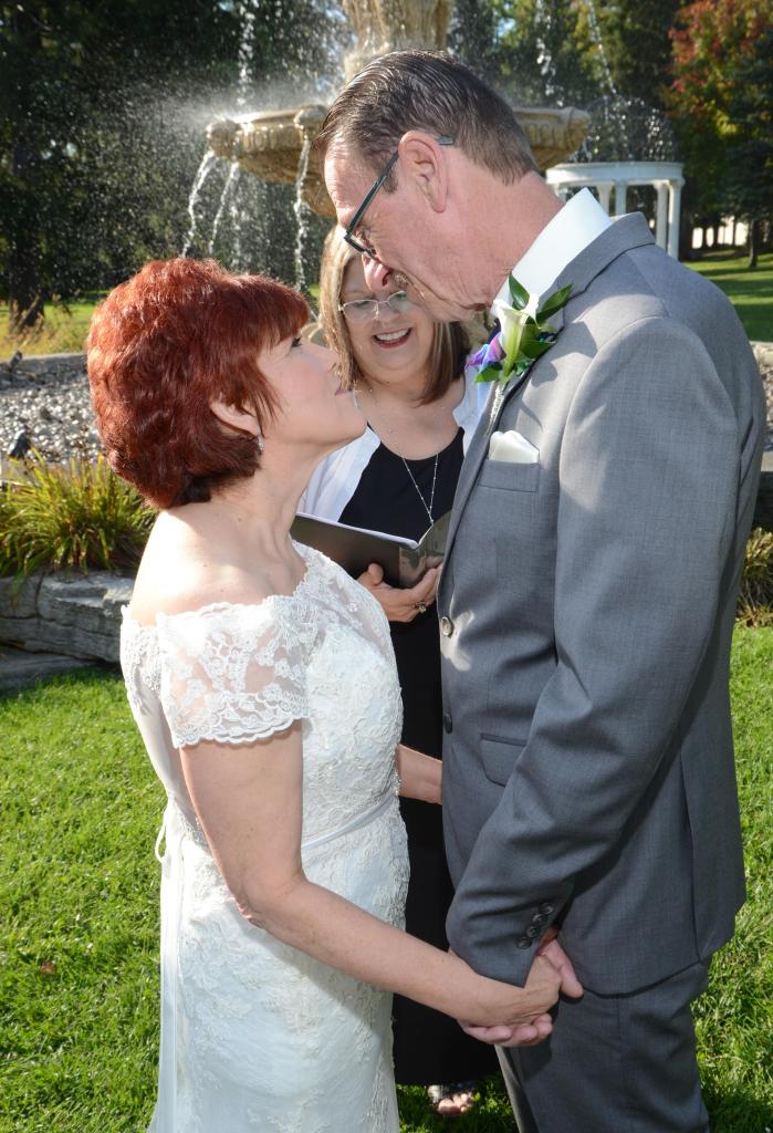 Wedding photography London Ontario. Great country wedding photos by Columbia Photos.