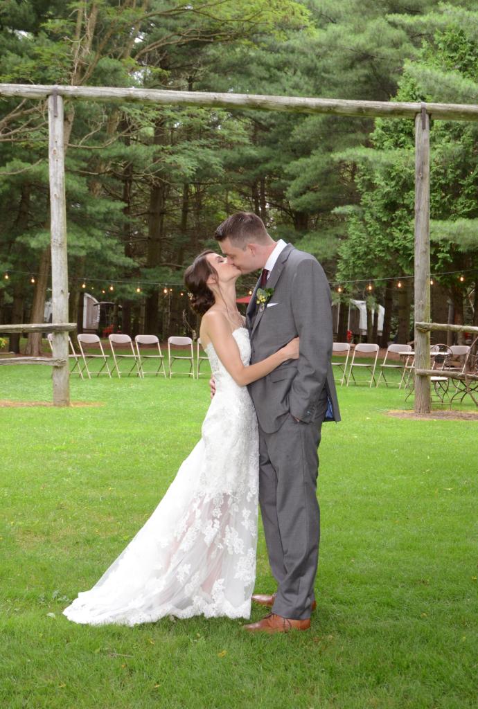 Wedding photographers London Ontario. Columbia Photos is wedding photography studio based in London, Ontario. Photographer is Phil Vanderpost