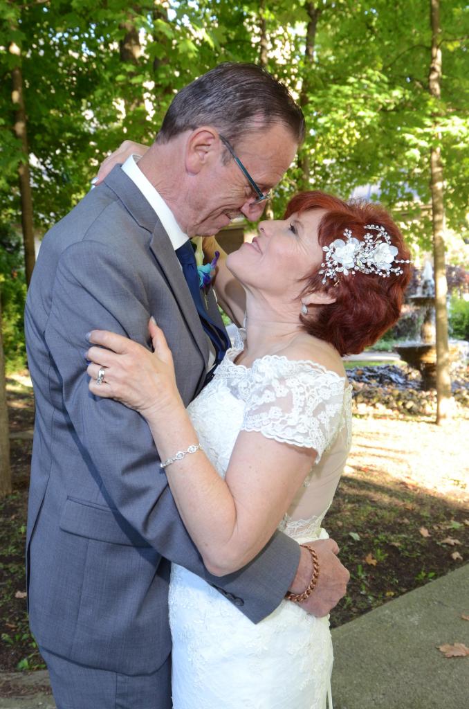 Wedding photographers London Ontario. Great country wedding photos by Columbia Photos.