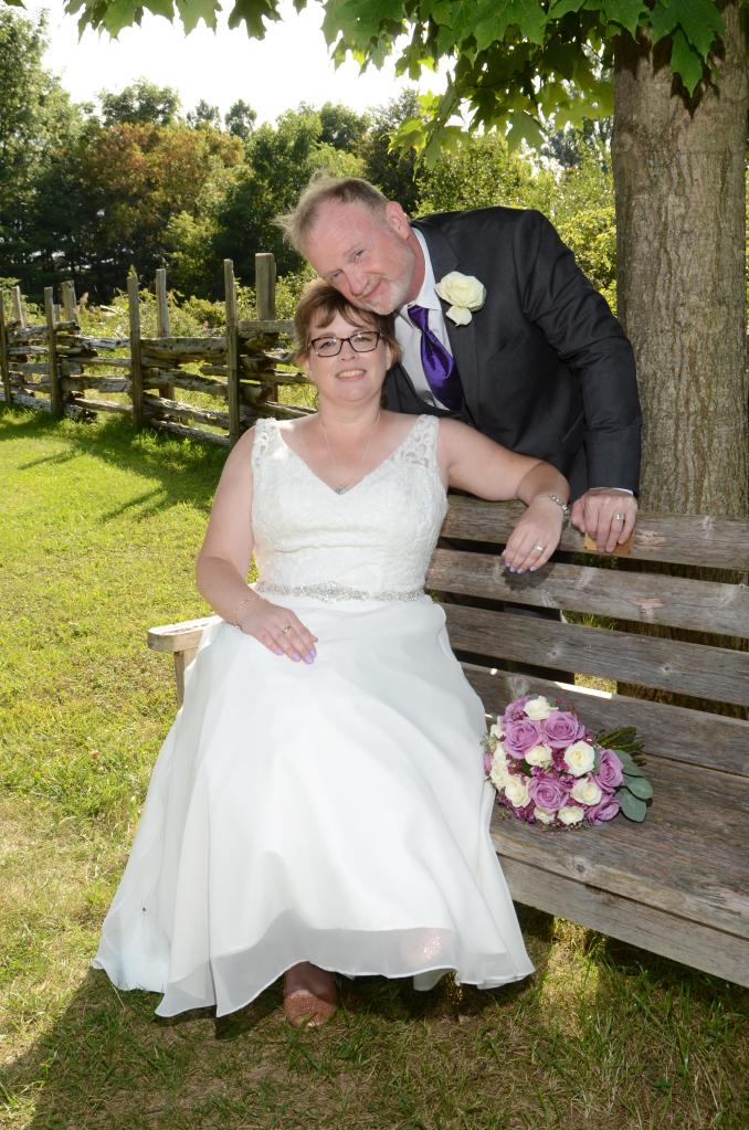 Wedding photographers London Ontario. Great country wedding photos by Columbia Photos.