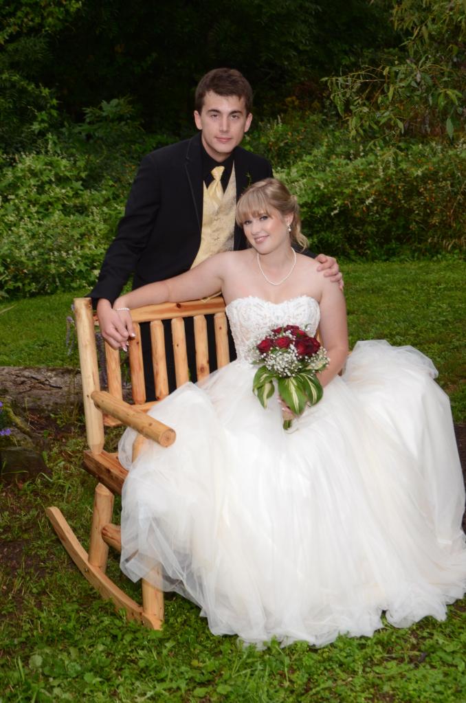 Wedding photographers London Ontario. Great country wedding photos by Columbia Photos.