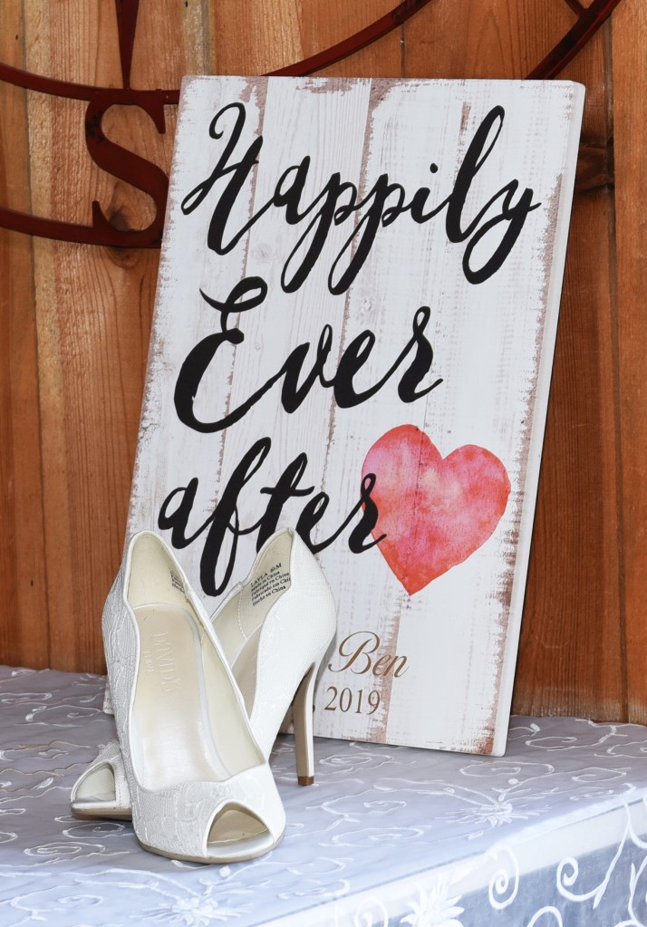 Wedding photographers London Ontario. Great country wedding photos by Columbia Photos.