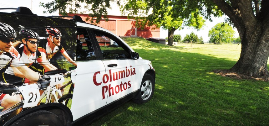 Wedding photographers London Ontario. Great country wedding photos by Columbia Photos.
