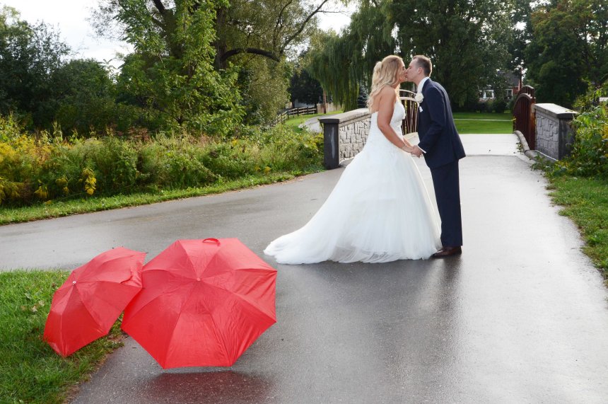 Wedding photographers London Ontario. Columbia Photos is wedding photography studio based in London, Ontario. Photographer is Phil Vanderpost