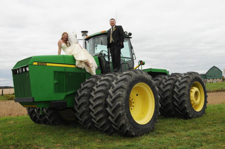 Wedding photographers London Ontario. Columbia Photos is wedding photography based in London Ontario. Owner and pro photographer is Phil Vanderpost.