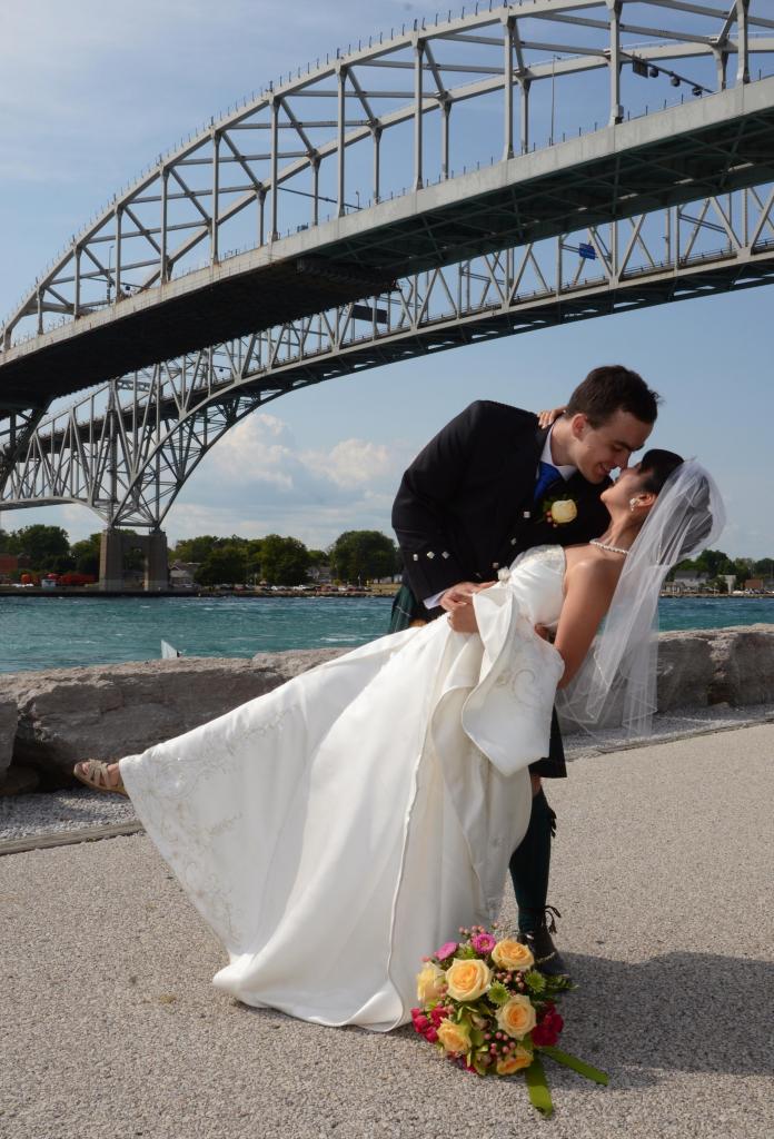 Wedding photographers London Ontario. Great country wedding photos by Columbia Photos.