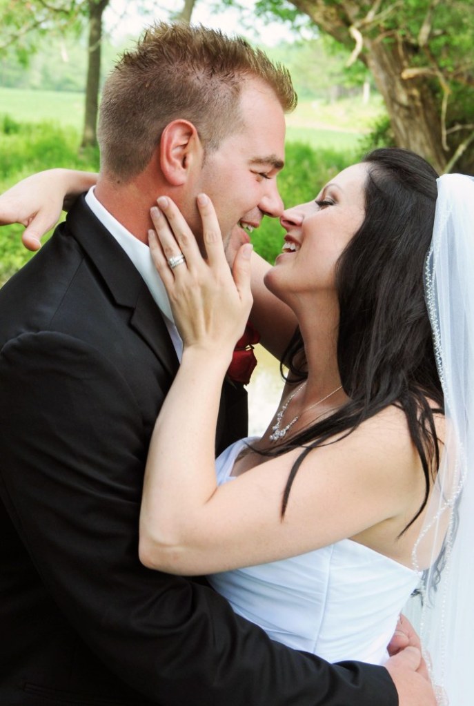 Wedding photographers London Ontario. Great country wedding photos by Columbia Photos.