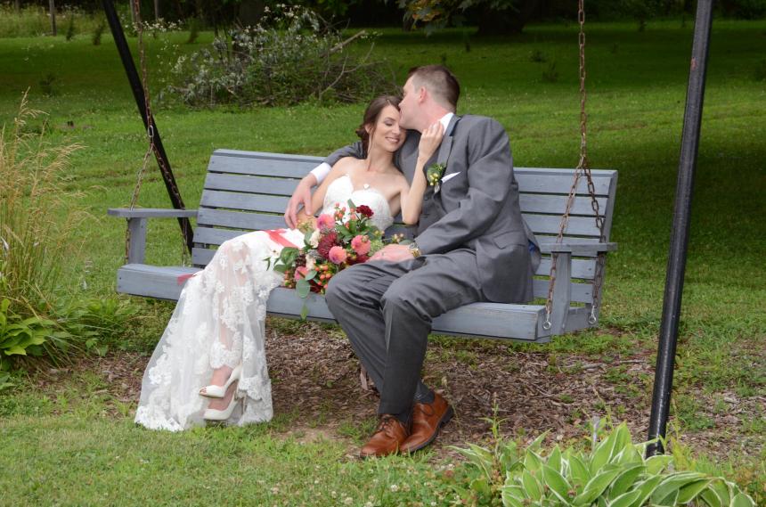 Wedding photographers London Ontario. Great country wedding photos by Columbia Photos.