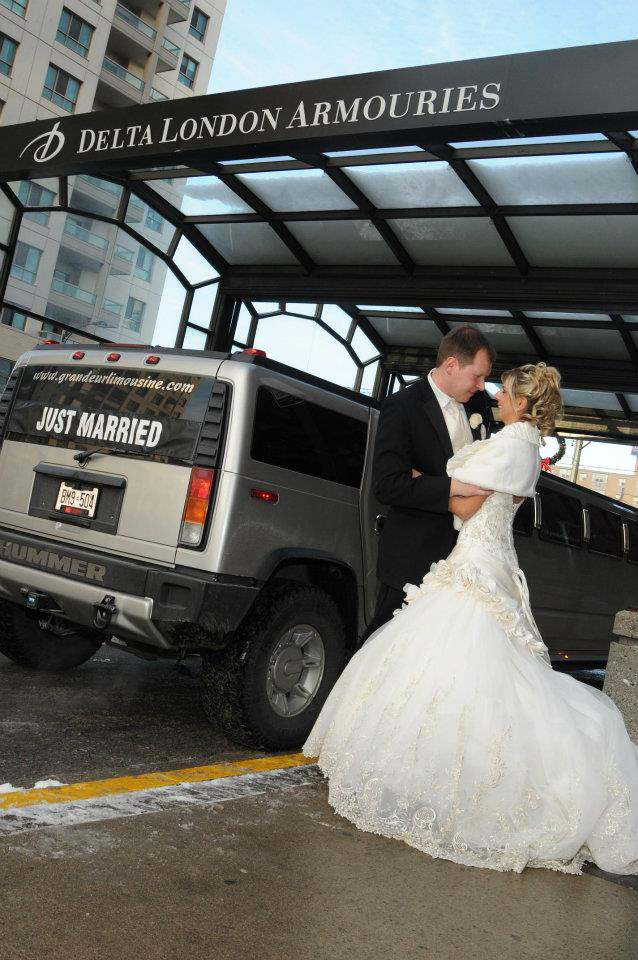 Wedding photographers London Ontario. Great country wedding photos by Columbia Photos.