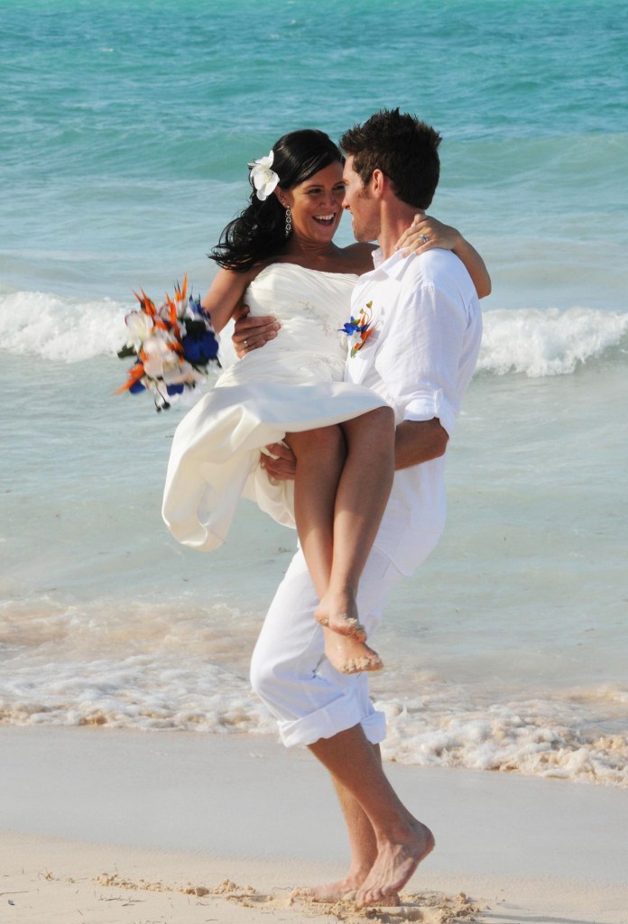 Wedding photographers London Ontario. Great country wedding photos by Columbia Photos.