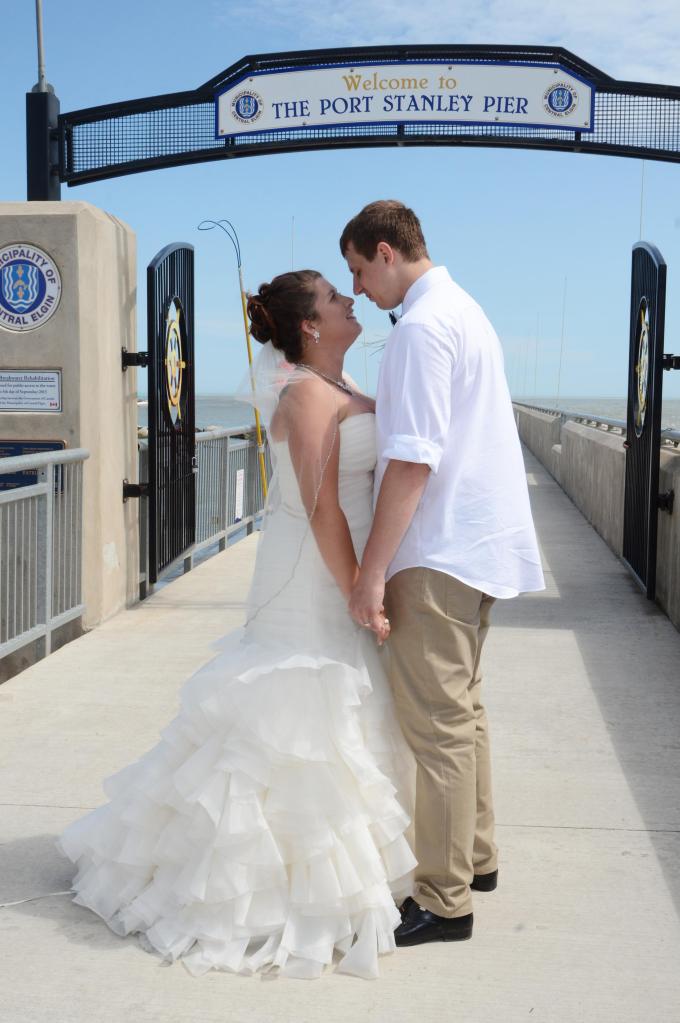 Wedding photographers London Ontario. Great country wedding photos by Columbia Photos.