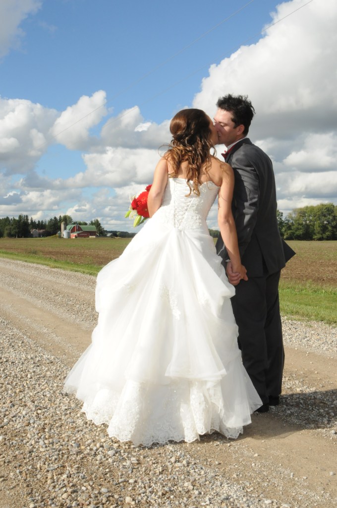 Wedding photographers London Ontario. Columbia Photos is wedding photography based in London Ontario. Owner and pro photographer is Phil Vanderpost.