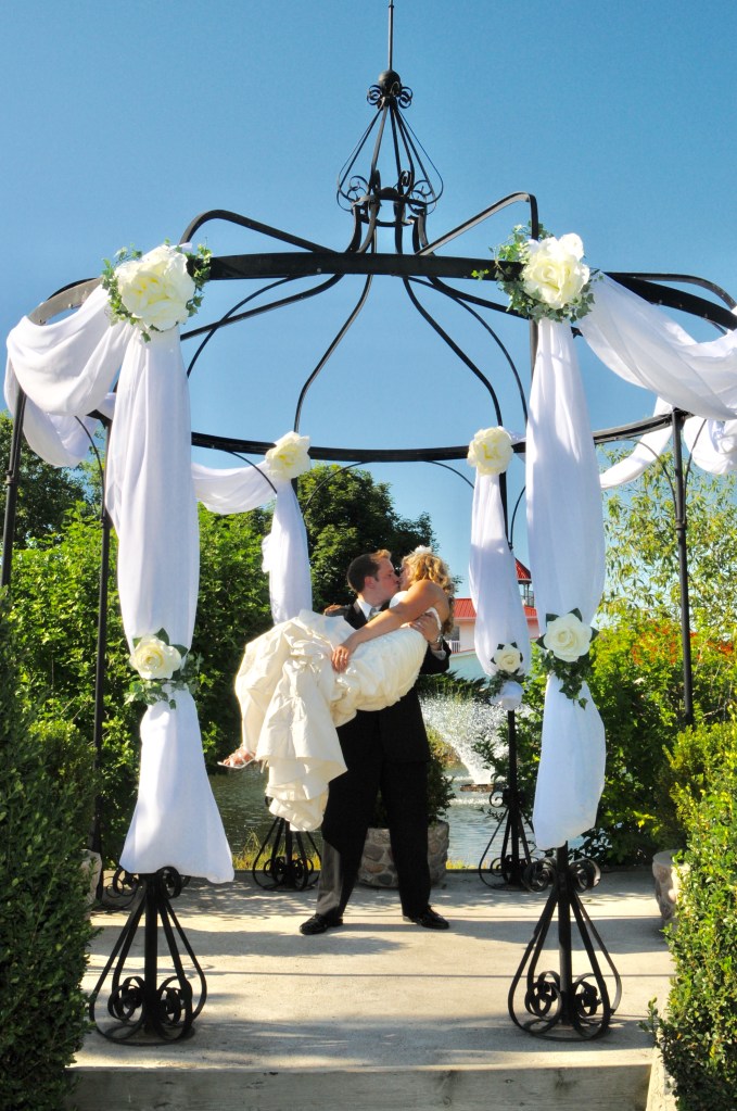 Hessenland wedding. Wedding photographers London Ontario. Columbia Photos is wedding photography based in London Ontario. Owner and pro photographer is Phil Vanderpost.