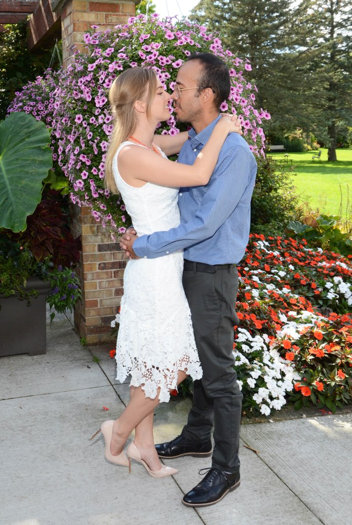 Engagement photographers London Ontario. Columbia Photos is wedding photography based in London Ontario. Owner and pro photographer is Phil Vanderpost.